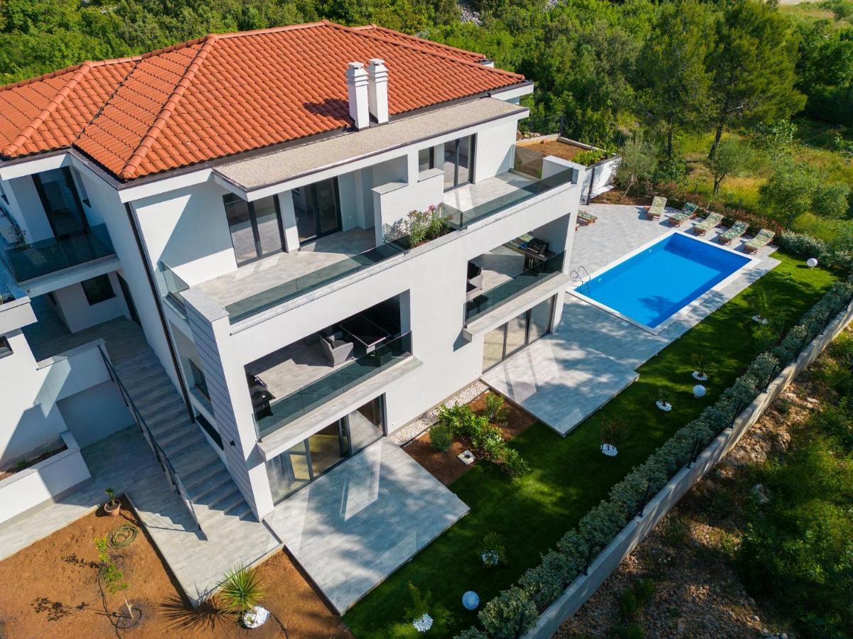 Apartments Paola & Karla With Pool Крк Экстерьер фото