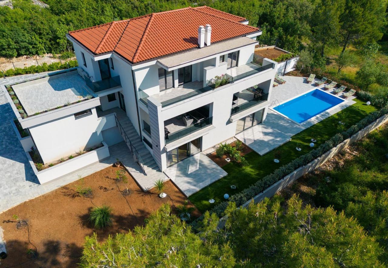 Apartments Paola & Karla With Pool Крк Экстерьер фото