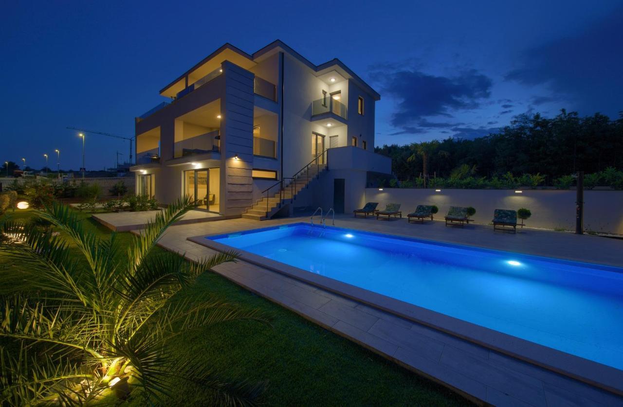 Apartments Paola & Karla With Pool Крк Экстерьер фото