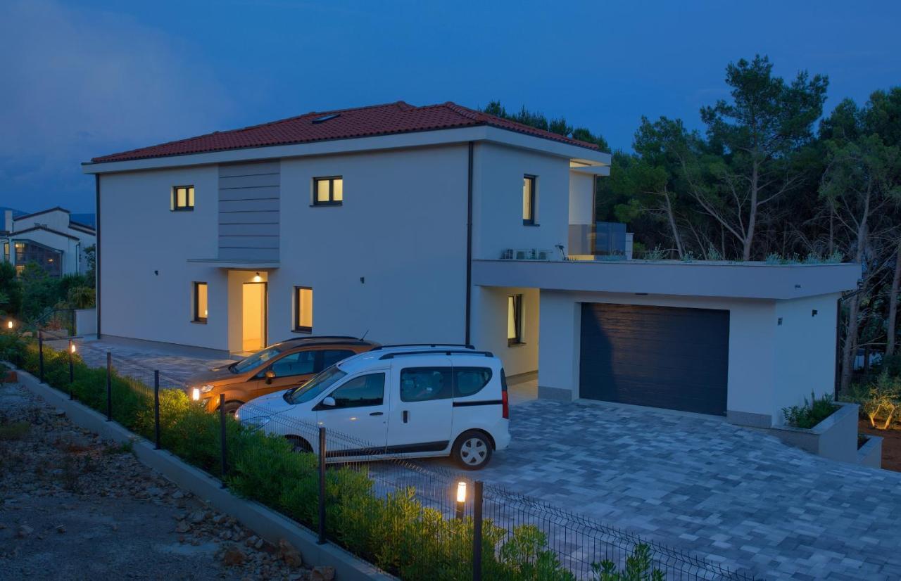 Apartments Paola & Karla With Pool Крк Экстерьер фото